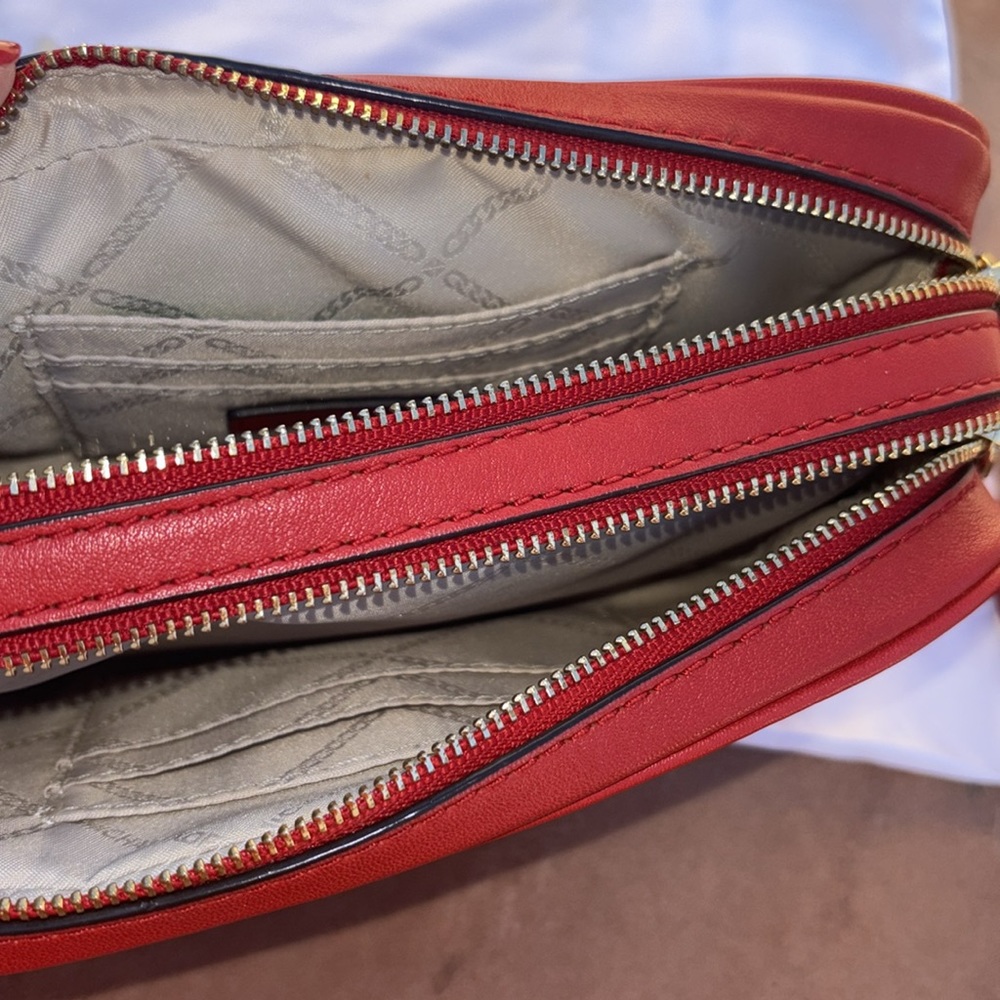 EUC❣️ MICHAEL KORS Red Studded 2 way leather camera crossbody or clutch ♥️♥️ - Picture 10 of 15